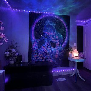 Black Light Skeleton Lovers Kissing Skeletons Wall Tapestry Blacklight Art New